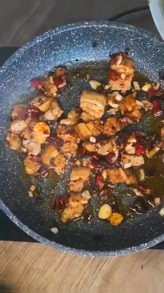 家常版干鍋有機菜花的做法-香辣味炒菜譜