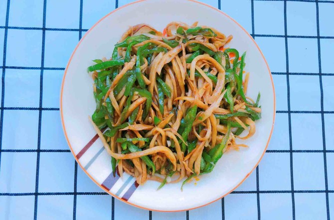 青椒炒杏鮑菇的做法-咸鮮味炒菜譜