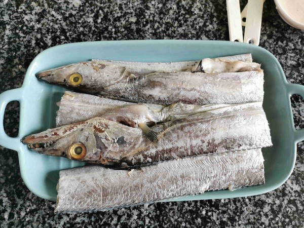 香辣帶魚的做法-香辣味烤菜譜