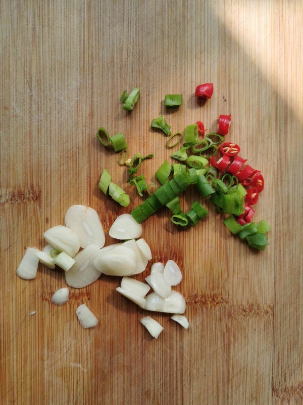 香菇燒豆腐的做法-家常味燒菜譜