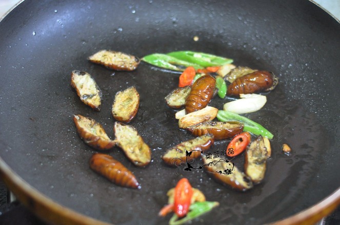 椒鹽蠶蛹的做法-家常味炸菜譜