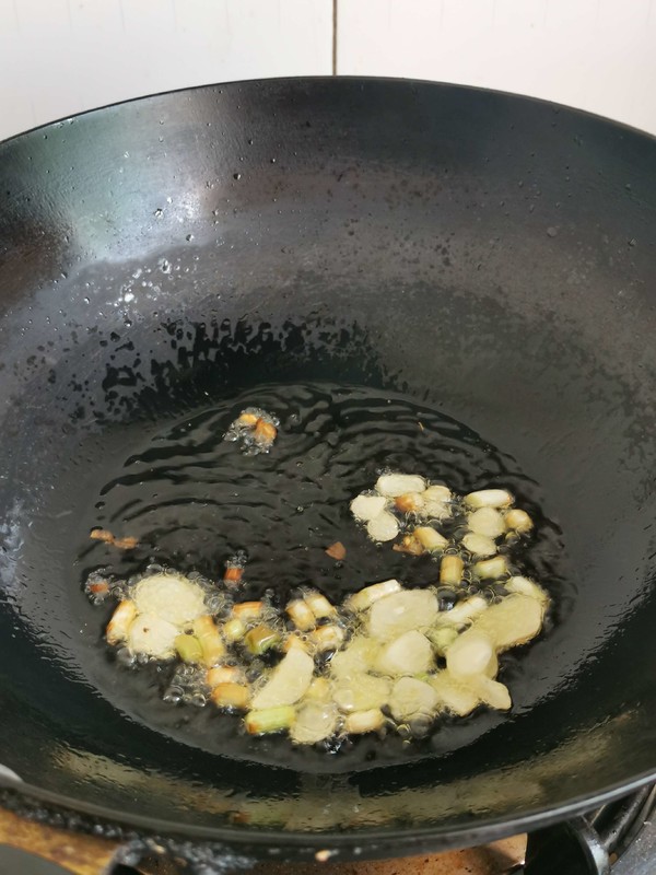 香菇燒豆腐的做法-家常味燒菜譜