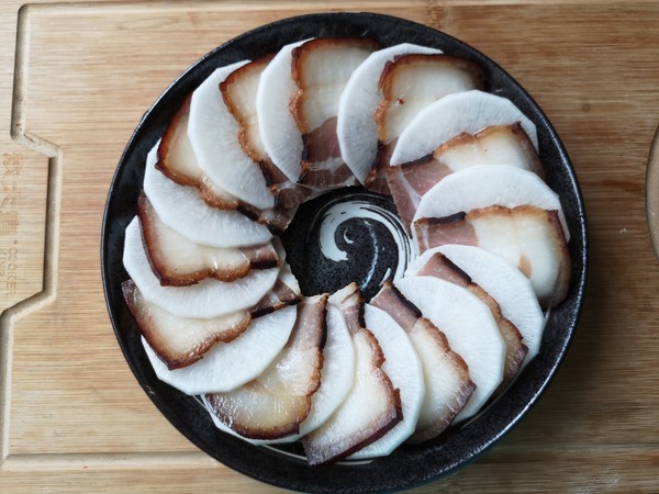 蘿卜蒸臘肉的做法-咸鮮味蒸菜譜