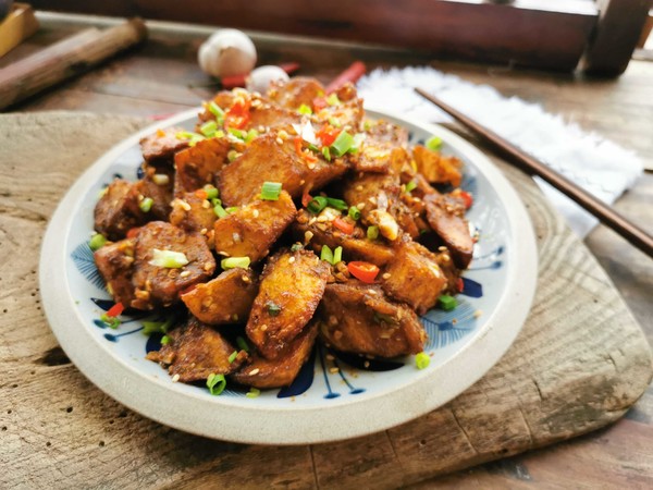 鍋巴土豆的做法-香辣味拌菜譜-易網(wǎng)健康養(yǎng)生網(wǎng) 鍋巴土豆的做法-香辣味拌菜譜