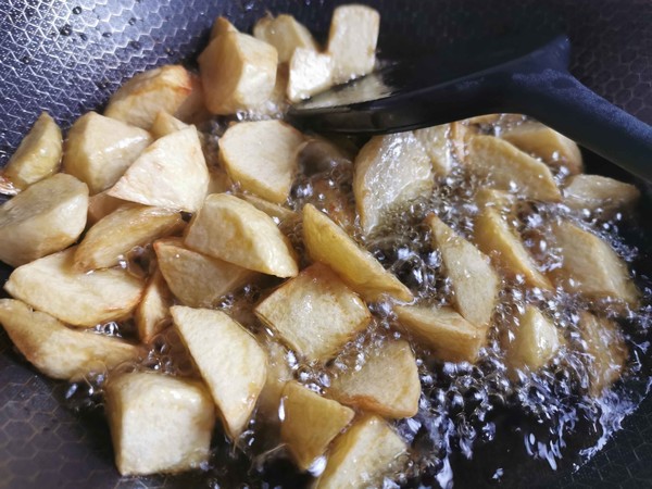 鍋巴土豆的做法-香辣味拌菜譜-易網(wǎng)健康養(yǎng)生網(wǎng) 鍋巴土豆的做法-香辣味拌菜譜