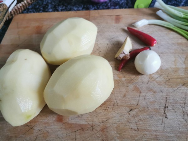 鍋巴土豆的做法-香辣味拌菜譜-易網(wǎng)健康養(yǎng)生網(wǎng) 鍋巴土豆的做法-香辣味拌菜譜