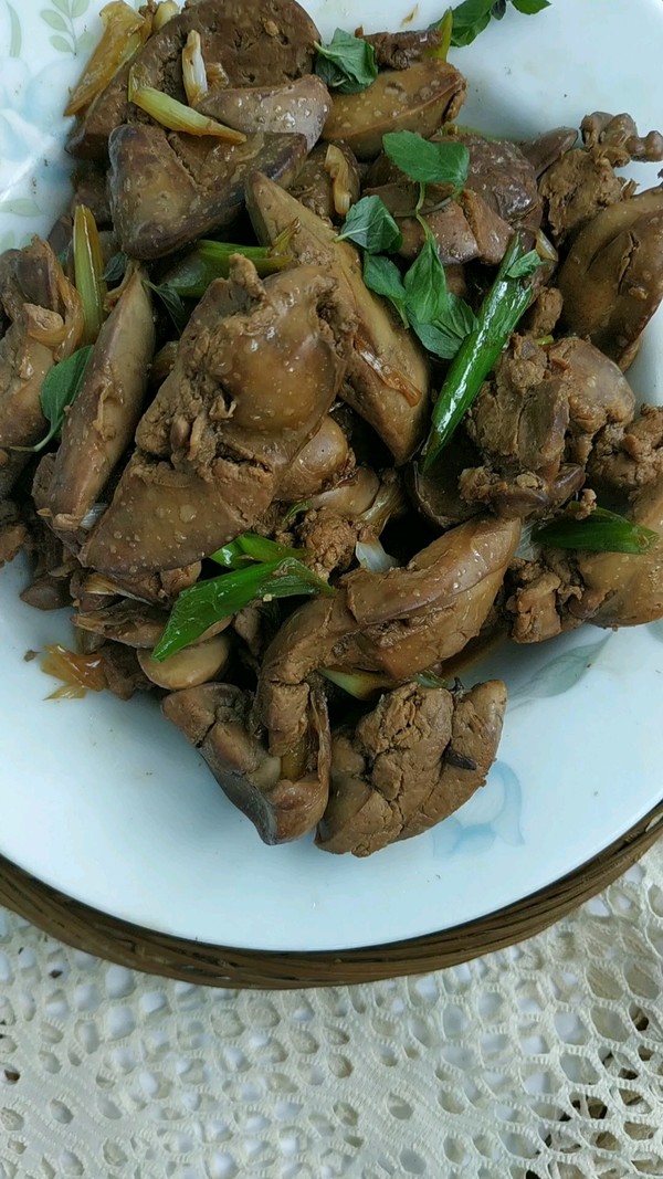 大蔥炒雞肝補氣血的做法-家常味炒菜譜