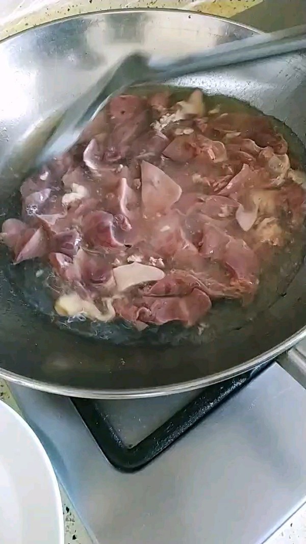 大蔥炒雞肝補氣血的做法-家常味炒菜譜