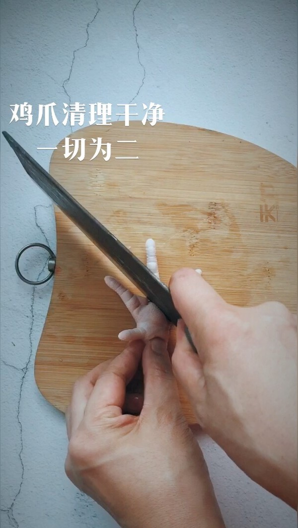 濃香燒雞爪的做法-香辣味煮菜譜-易網(wǎng)<a href=http://www.gyfww.com/ target=_blank class=infotextkey>健康養(yǎng)生</a>網(wǎng) 濃香燒雞爪的做法-香辣味煮菜譜