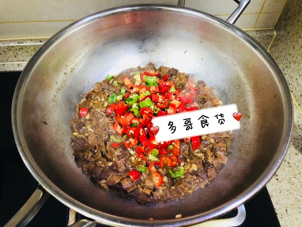 下飯菜~辣椒炒筍干的做法-香辣味炒菜譜-易網(wǎng)健康養(yǎng)生網(wǎng) 下飯菜~辣椒炒筍干的做法-香辣味炒菜譜