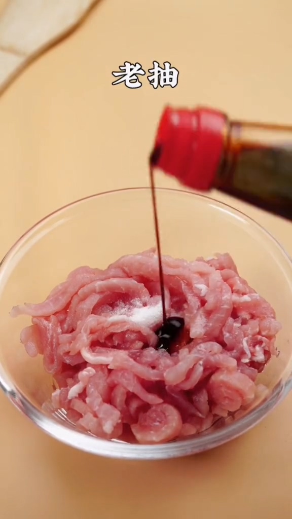 京醬肉絲卷的做法-醬香味炒菜譜