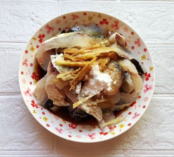 黑木耳蒸魚片的做法-家常味蒸菜譜