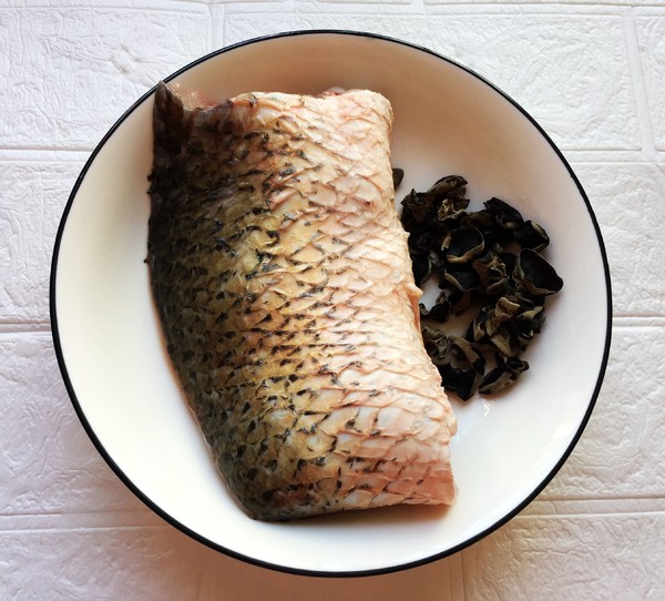 黑木耳蒸魚片的做法-家常味蒸菜譜