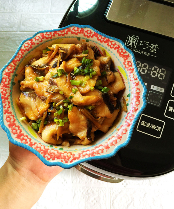 黑木耳蒸魚片的做法-家常味蒸菜譜