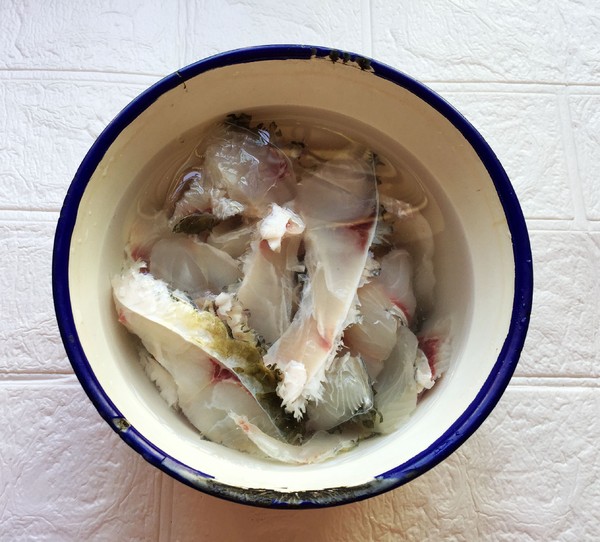 黑木耳蒸魚片的做法-家常味蒸菜譜