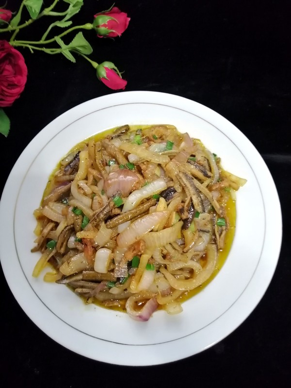 洋蔥炒鱔絲的做法-家常味炒菜譜