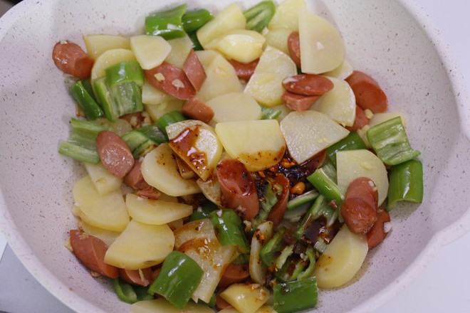 家常炒土豆片的做法-香辣味炒菜譜