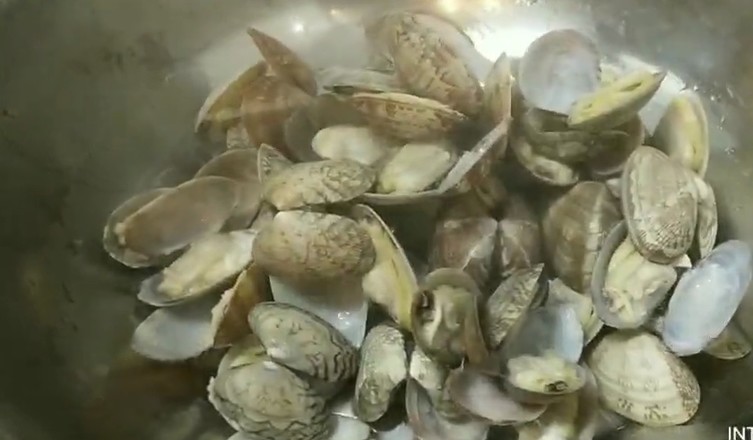 家常風味花蛤的做法-家常味燒菜譜