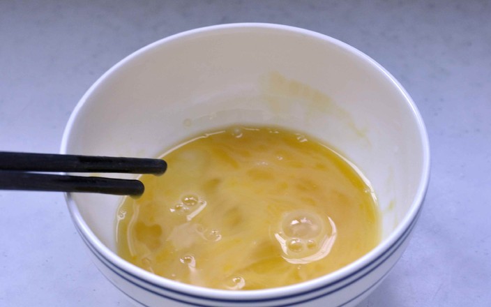 香酥花生米的做法-咸鮮味炸菜譜