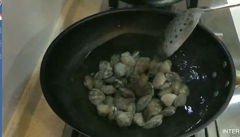 家常風味花蛤的做法-家常味燒菜譜