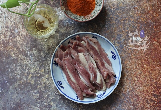 香酥鴨條的做法-香辣味炸菜譜