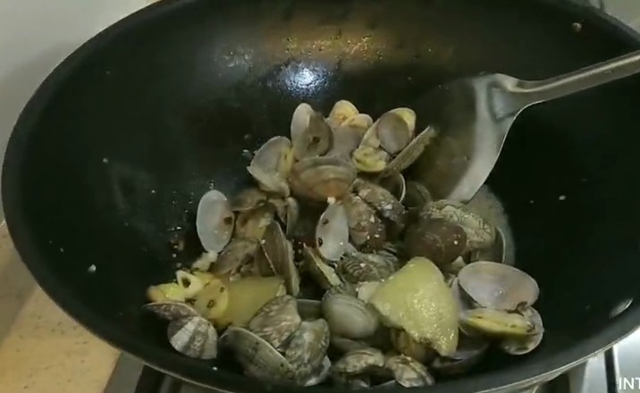 家常風味花蛤的做法-家常味燒菜譜