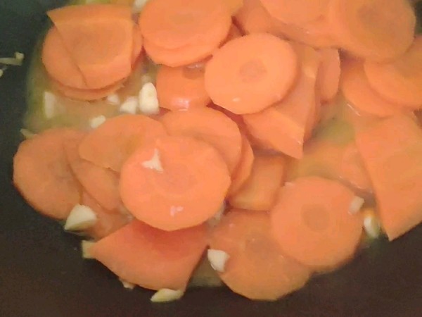 紅蘿卜燉腐竹的做法-家常味燉菜譜