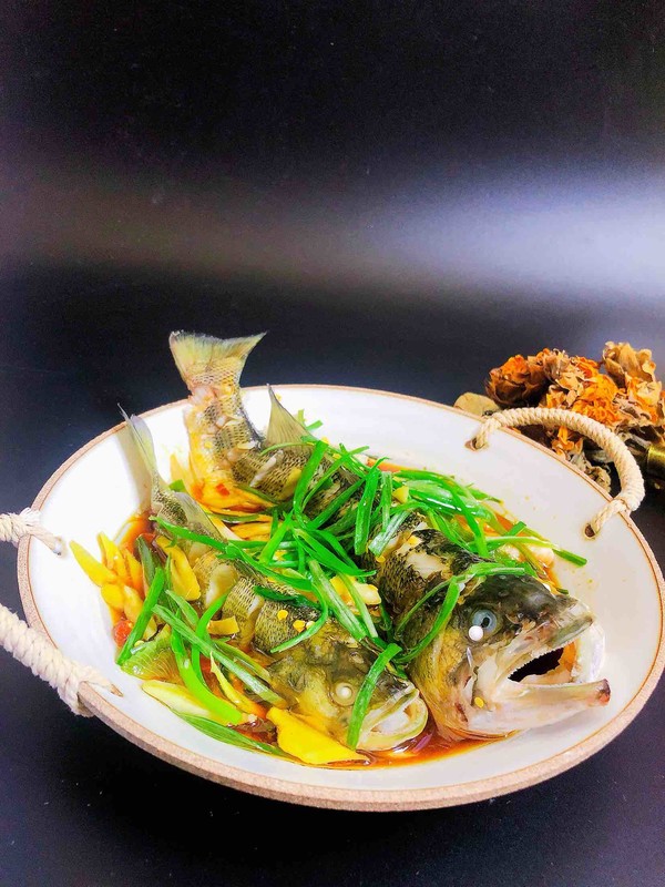 豉油蒸鱸魚的做法-醬香味蒸菜譜