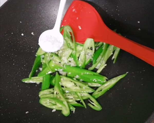 青辣椒炒雞腎的做法-家常味炒菜譜