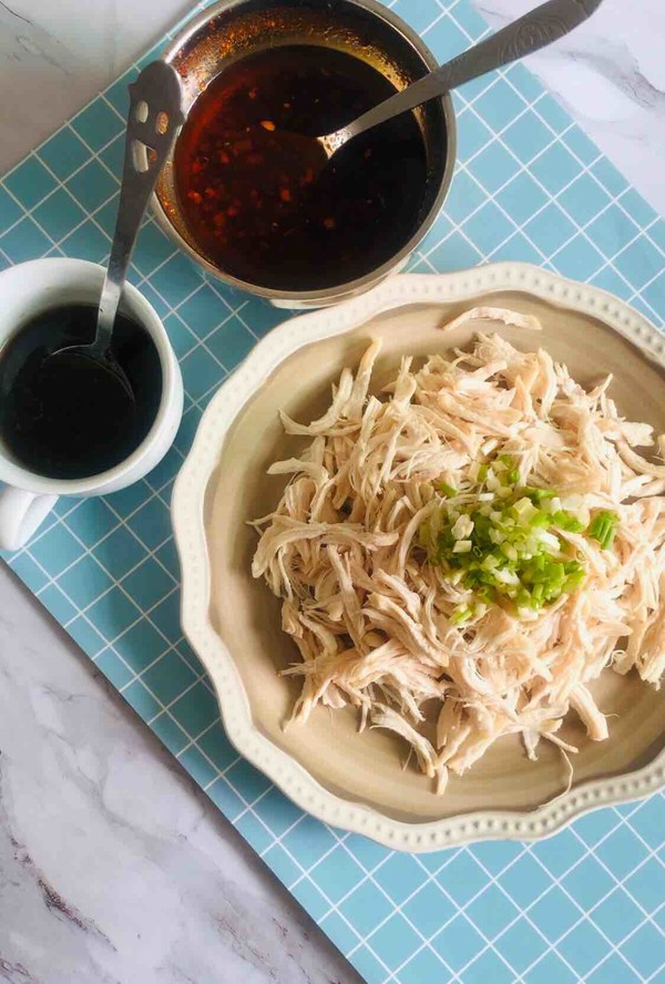 涼拌雞絲的做法-香辣味拌菜譜