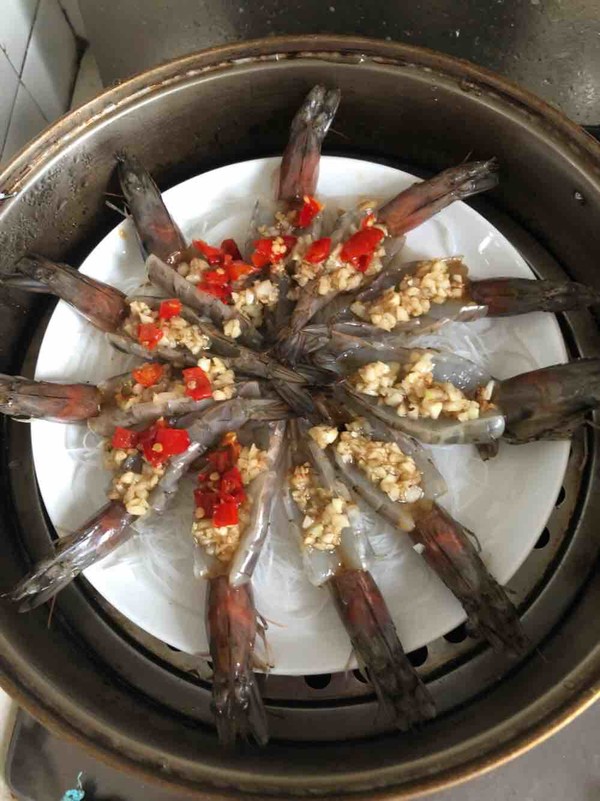 蒜蓉粉絲開背蝦的做法-咸鮮味蒸菜譜