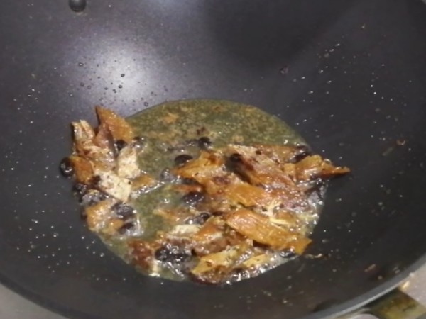 豆豉鯪魚炒麥菜的做法-家常味炒菜譜-易網(wǎng)健康養(yǎng)生網(wǎng) 豆豉鯪魚炒麥菜的做法-家常味炒菜譜