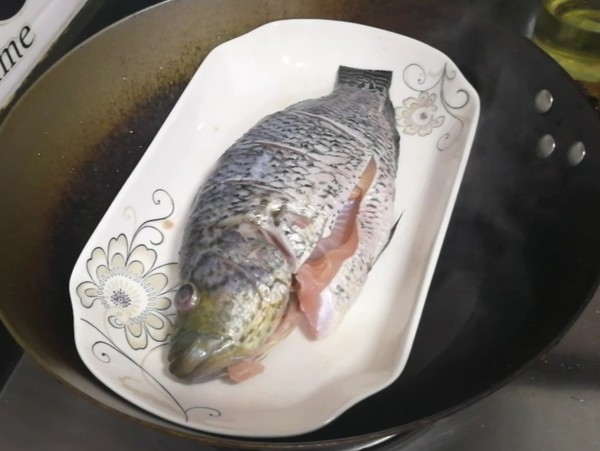 清蒸花斑魚的做法-咸鮮味蒸菜譜