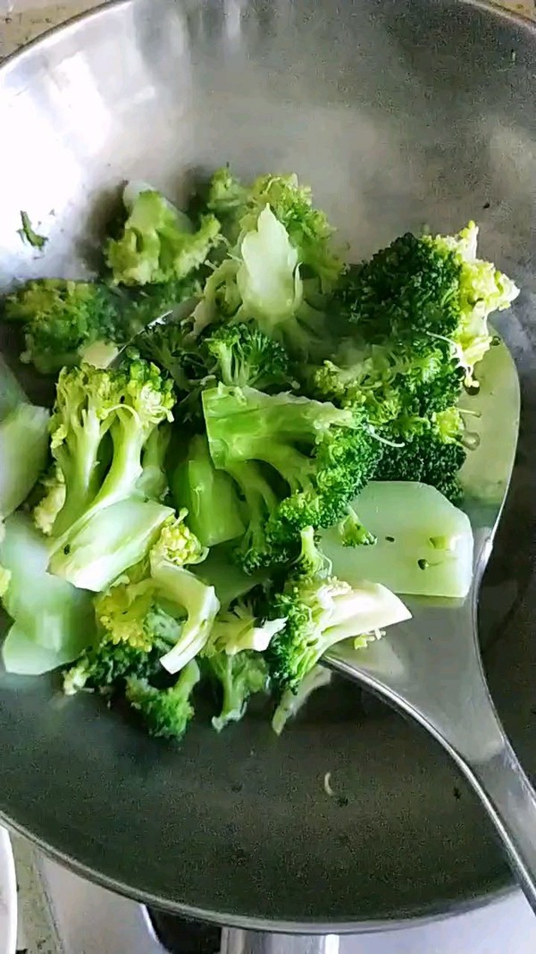 麻辣酸爽西藍花的做法-酸辣味煮菜譜-易網健康養生網 麻辣酸爽西藍花的做法-酸辣味煮菜譜