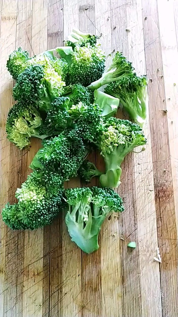 麻辣酸爽西藍花的做法-酸辣味煮菜譜-易網<a href=http://www.gyfww.com/ target=_blank class=infotextkey>健康養生</a>網 麻辣酸爽西藍花的做法-酸辣味煮菜譜