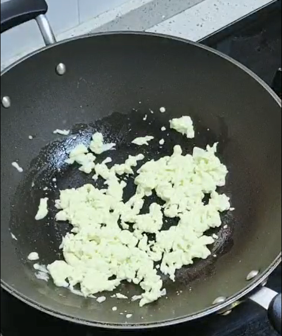 西紅柿木耳炒蛋的做法-酸甜味炒菜譜