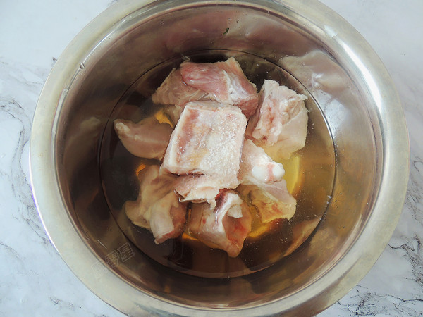 木耳蒸排骨的做法-家常味蒸菜譜