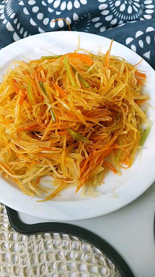 酸辣爽口土豆絲的做法-酸辣味拌菜譜-易網健康養生網 酸辣爽口土豆絲的做法-酸辣味拌菜譜