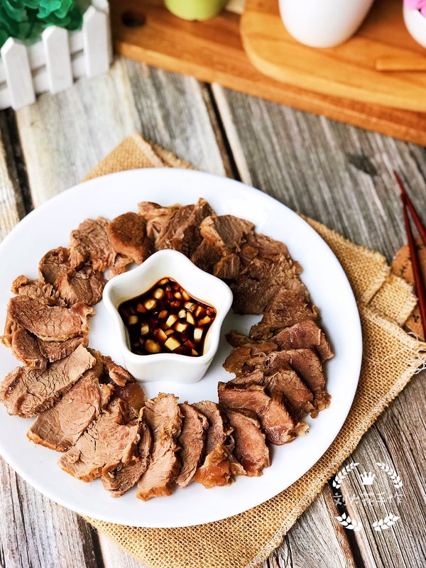 家庭版醬牛肉的做法-家常味燉菜譜-易網健康養生網 家庭版醬牛肉的做法-家常味燉菜譜