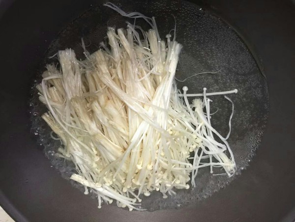 酸湯肥牛的做法-酸辣味煮菜譜