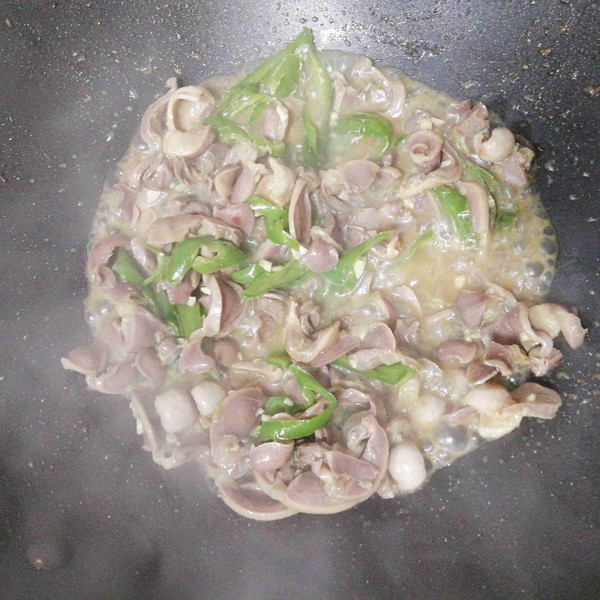 青辣椒炒雞腎的做法-家常味炒菜譜