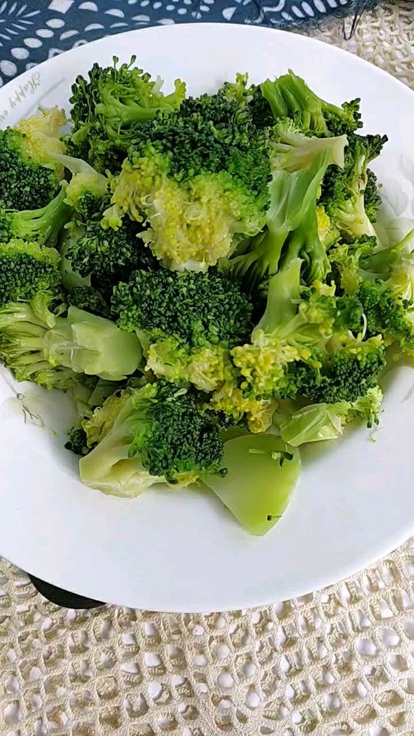 麻辣酸爽西藍花的做法-酸辣味煮菜譜-易網健康養生網 麻辣酸爽西藍花的做法-酸辣味煮菜譜