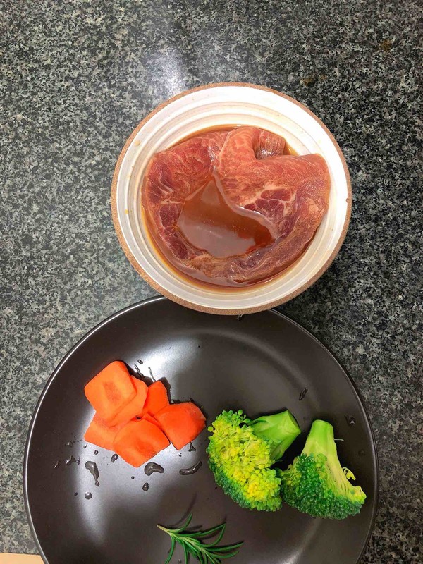 秘制香煎牛排的做法-咸鮮味煎菜譜