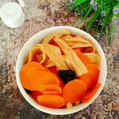 紅蘿卜燉腐竹的做法-家常味燉菜譜