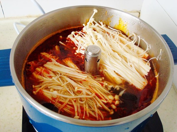 麻辣金針肥牛的做法-麻辣味煮菜譜