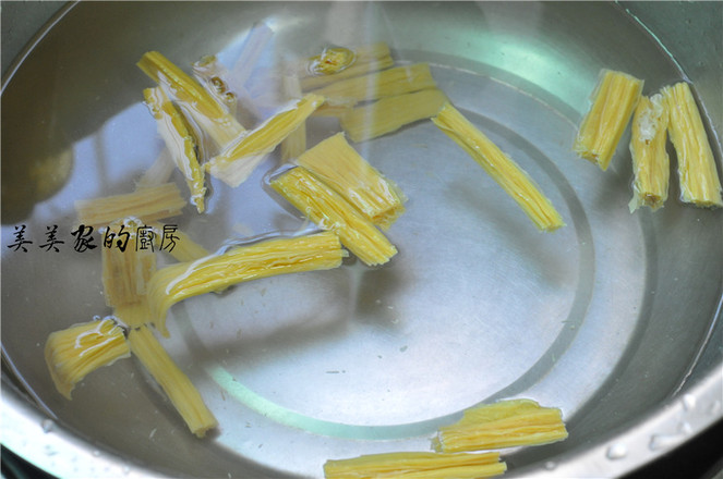 蘿卜腐竹燒排骨的做法-家常味燒菜譜-易網健康養生網 蘿卜腐竹燒排骨的做法-家常味燒菜譜