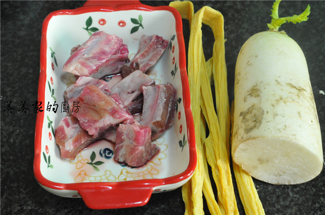 蘿卜腐竹燒排骨的做法-家常味燒菜譜-易網<a href=http://www.gyfww.com/ target=_blank class=infotextkey>健康養生</a>網 蘿卜腐竹燒排骨的做法-家常味燒菜譜