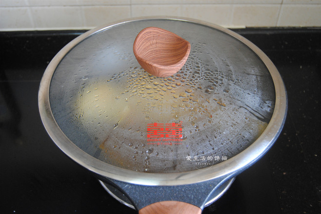 山黃皮燜黃花魚的做法-家常味燜菜譜