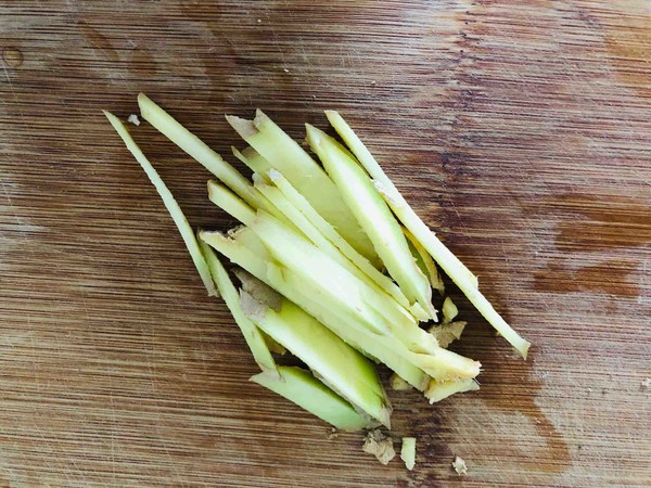 拿的出手的宴客菜，剁椒魚頭，超下飯零失敗的做法-咸鮮味蒸菜譜