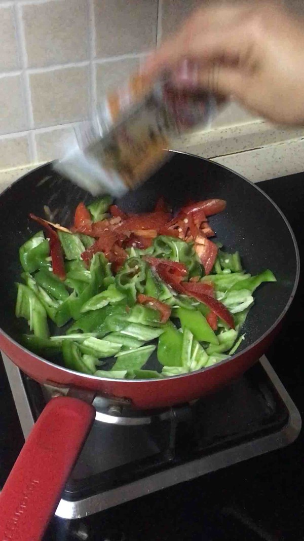 燒魚片的做法-家常味炒菜譜